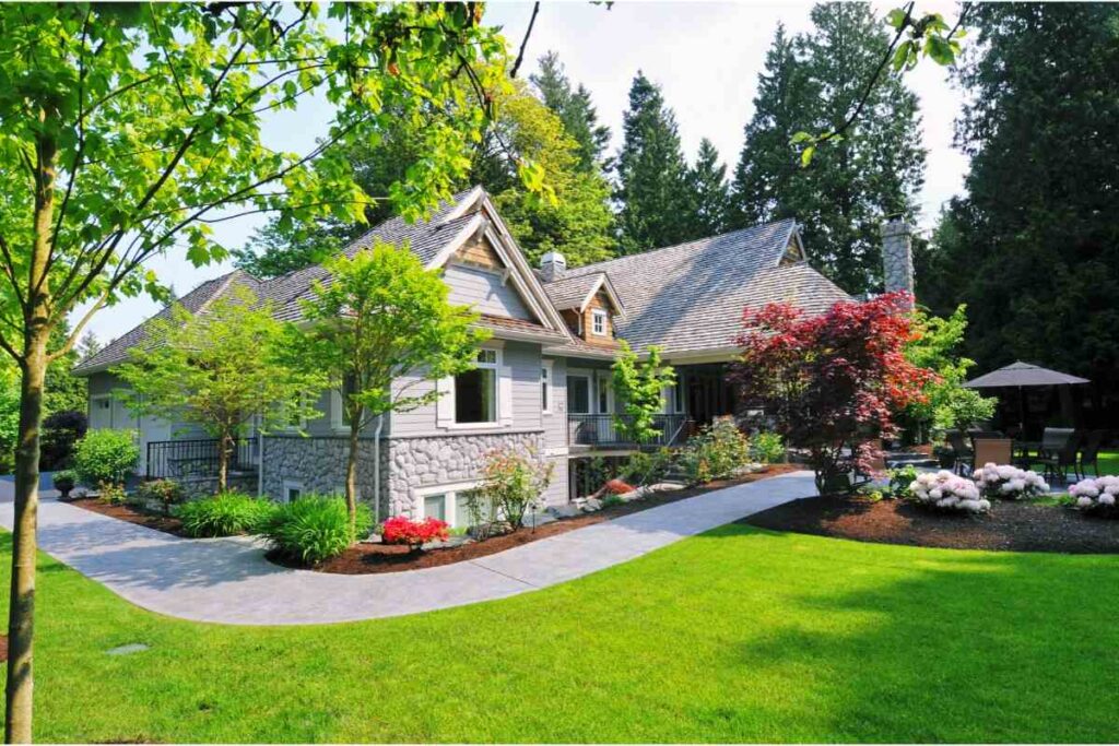 Experienced landscaper in Mount Kisco providing expert landscape design